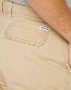 Wrangler Cargo Short aus 100% Baumwolle - Sand